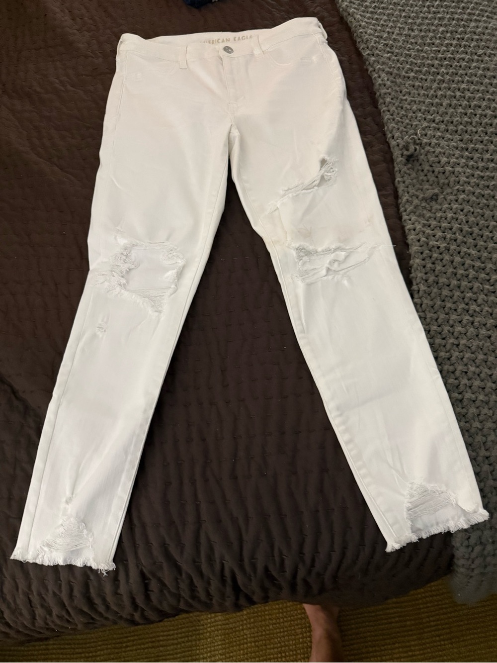 American Eagle Outfitters White Distressed Skinny Jeans